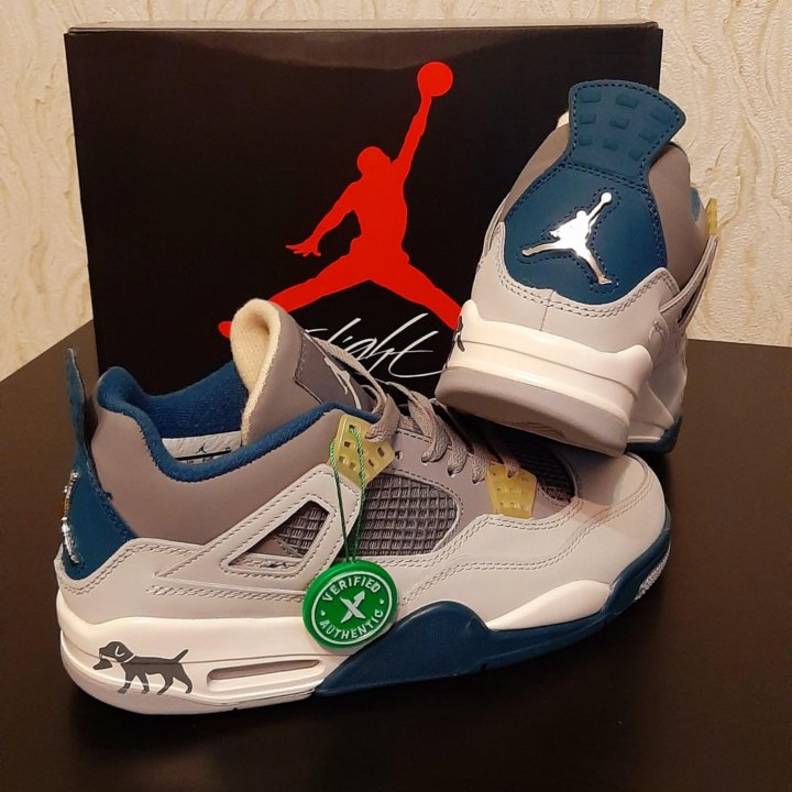 Кроссовки мужские AIR JORDAN 4 RETRO.