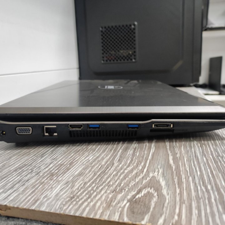 Ноутбук DNS 17.3 дюйма i5-2450M GT640M 1Gb