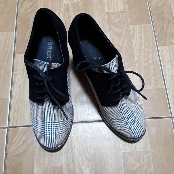 Красивые туфли REDGEM 