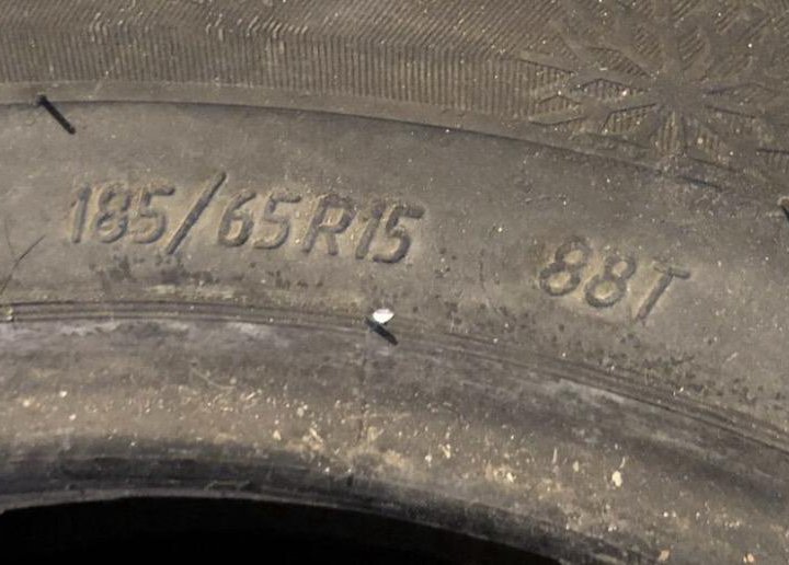 185/65 R15 шины зимние как Новые!