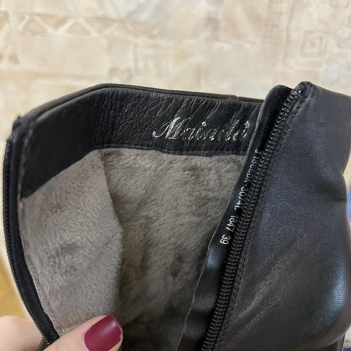 Кожаные ботинки