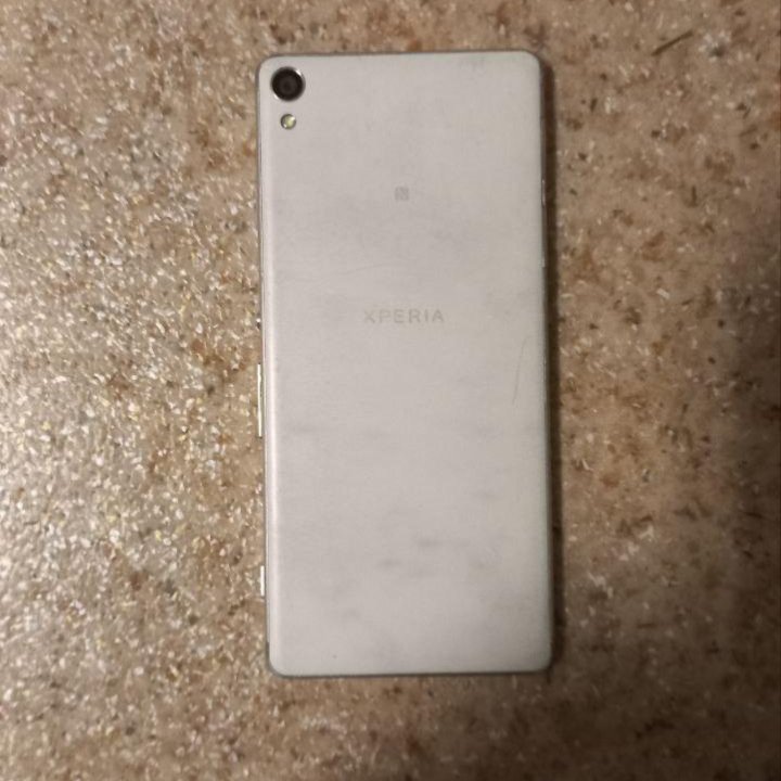 Телефон Sony Xperia XA