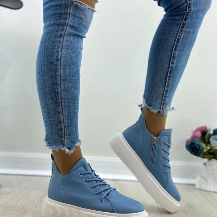 Кроссовки демисезонные