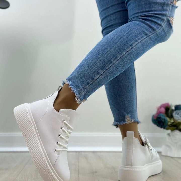 Кроссовки демисезонные