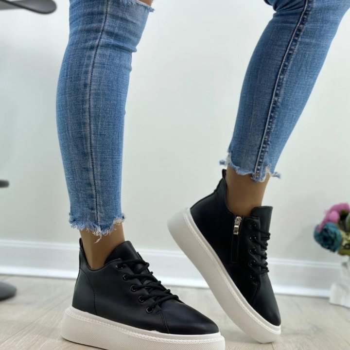 Кроссовки демисезонные