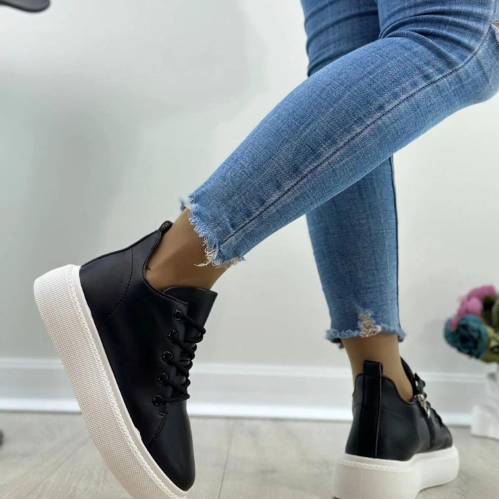 Кроссовки демисезонные