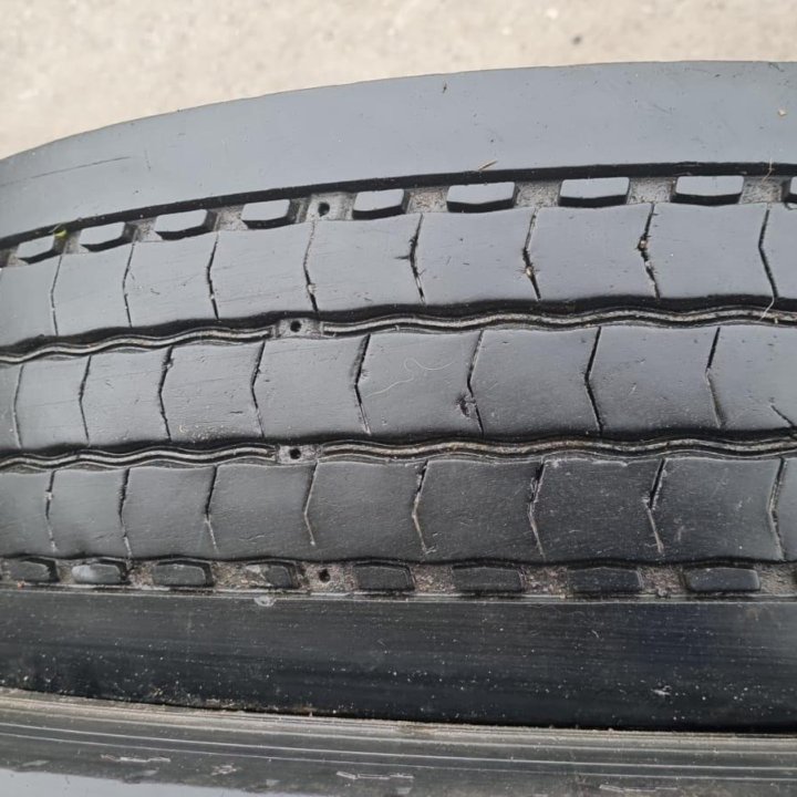 Шины грузовые б-у Michelin 215-75R17.5 4-2-1шт