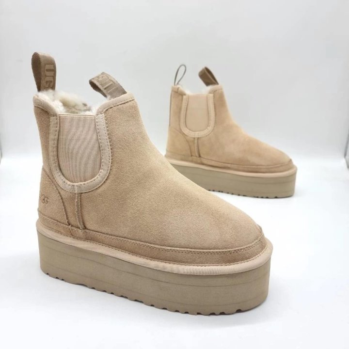 Ботинки Ugg????