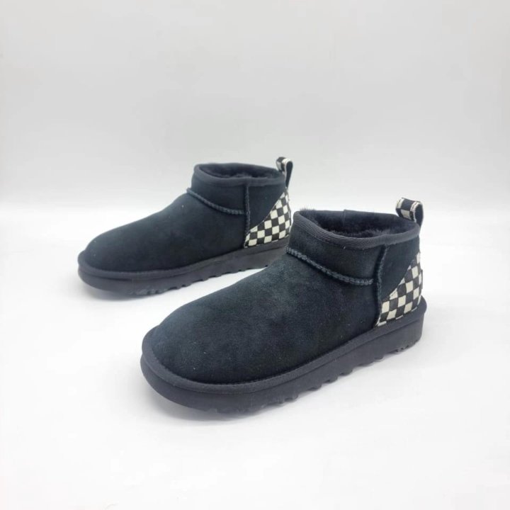 Ботинки Ugg????