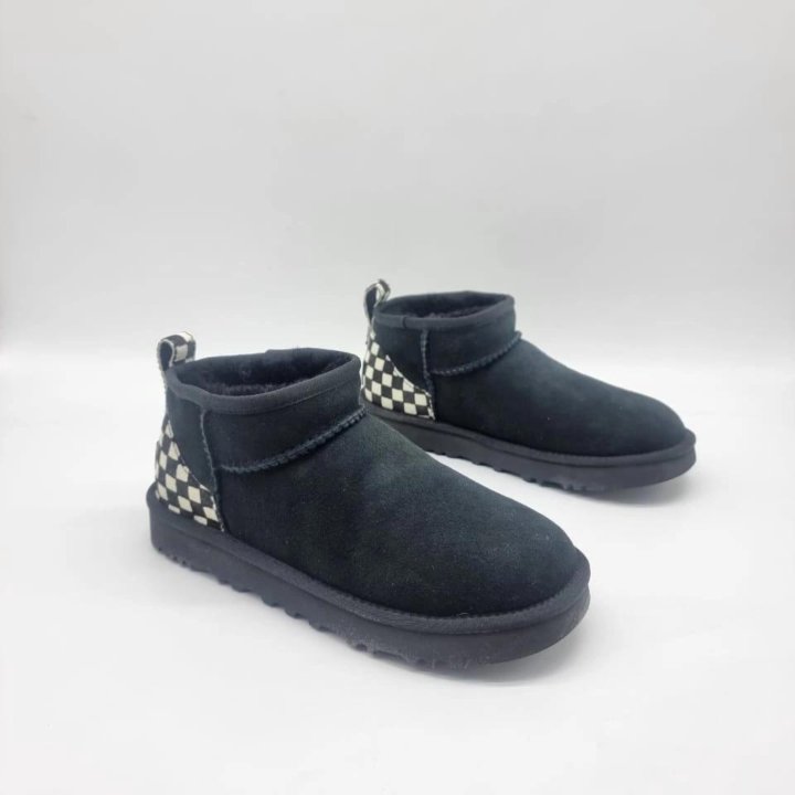 Ботинки Ugg????