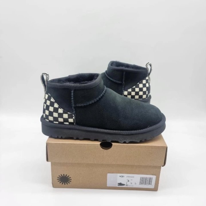 Ботинки Ugg????