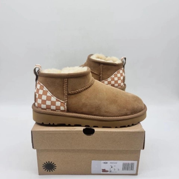 Ботинки Ugg????