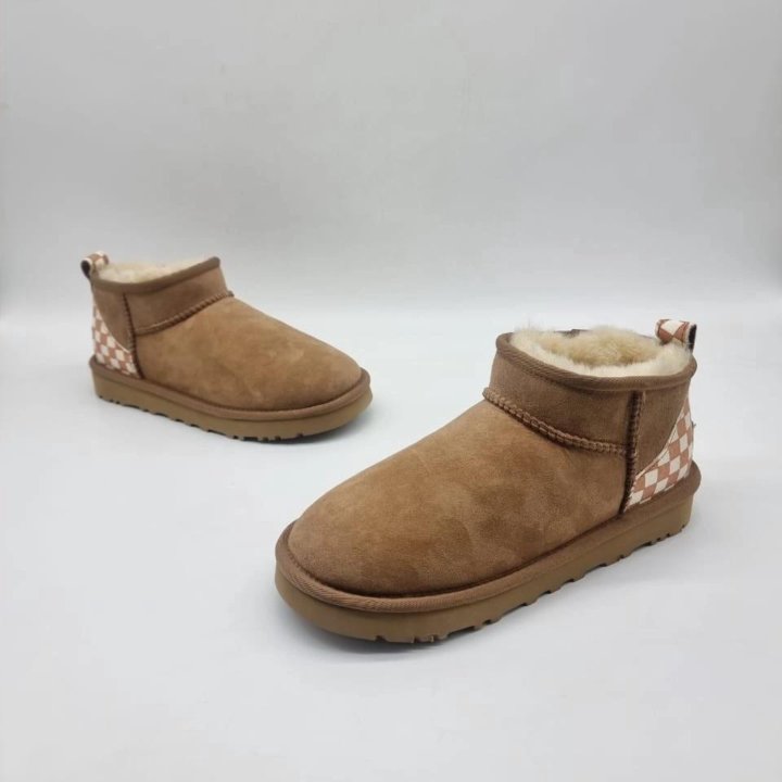 Ботинки Ugg????