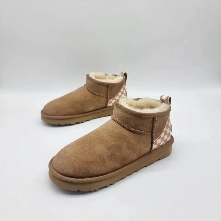 Ботинки Ugg????