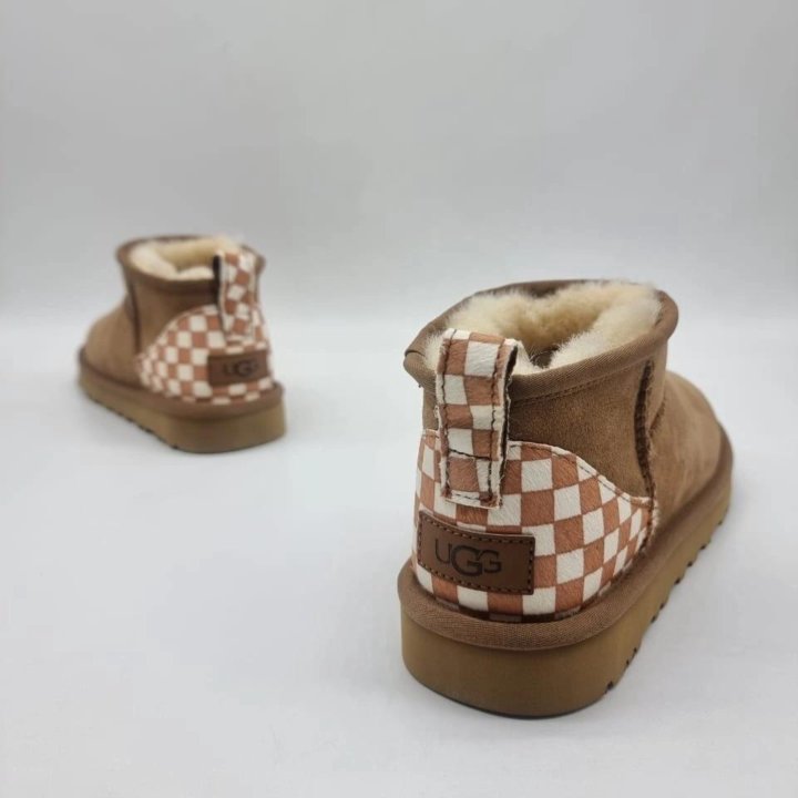 Ботинки Ugg????