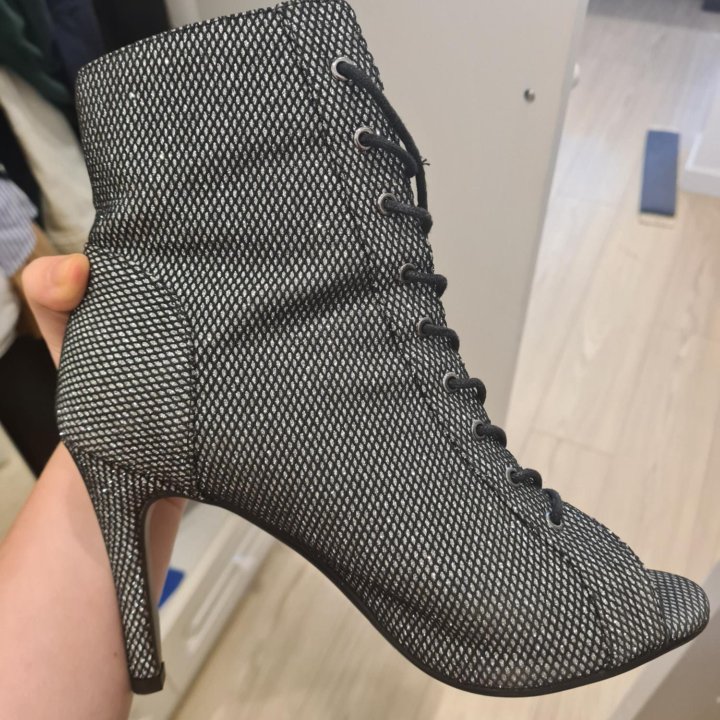 Туфли high heels