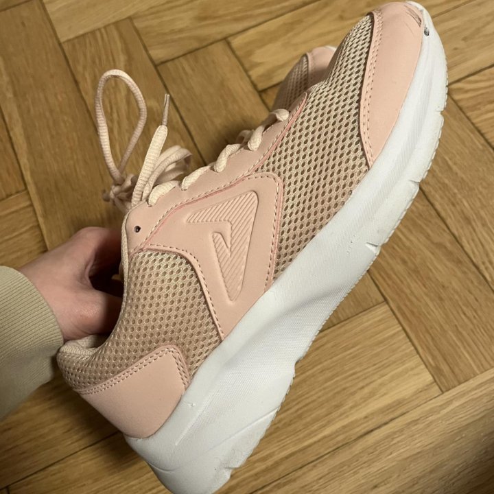 Кроссовки 38 размер