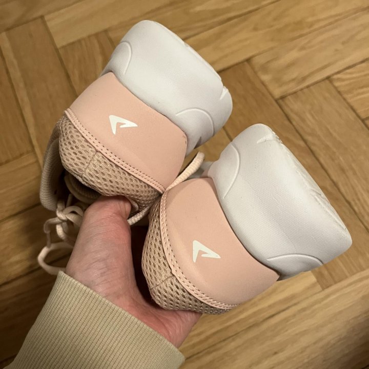 Кроссовки 38 размер