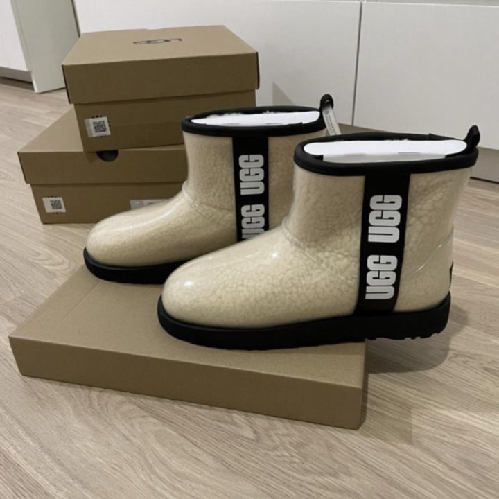 Ugg classic clear mini