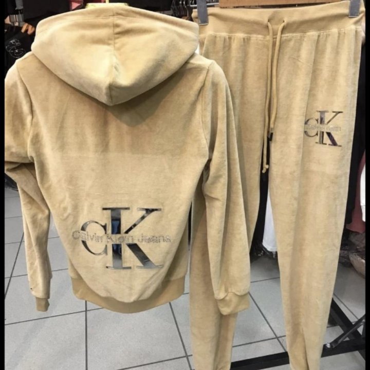 Calvin klein костюм велюр