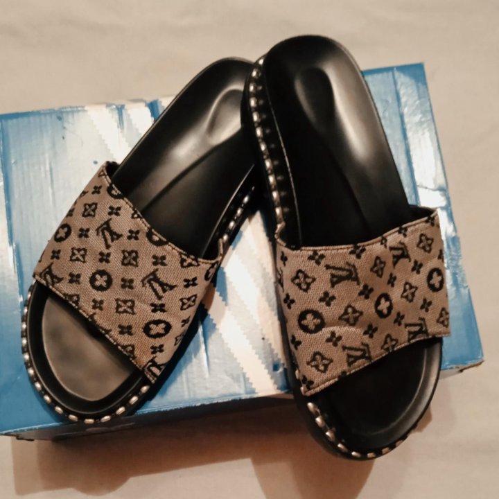 Тапочки LV