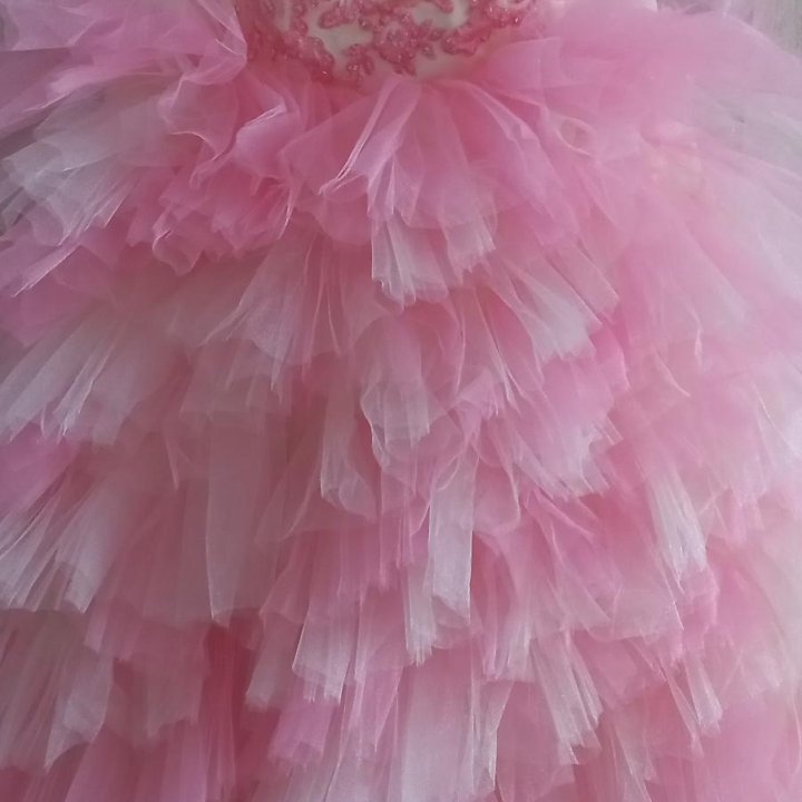 Нарядное платье