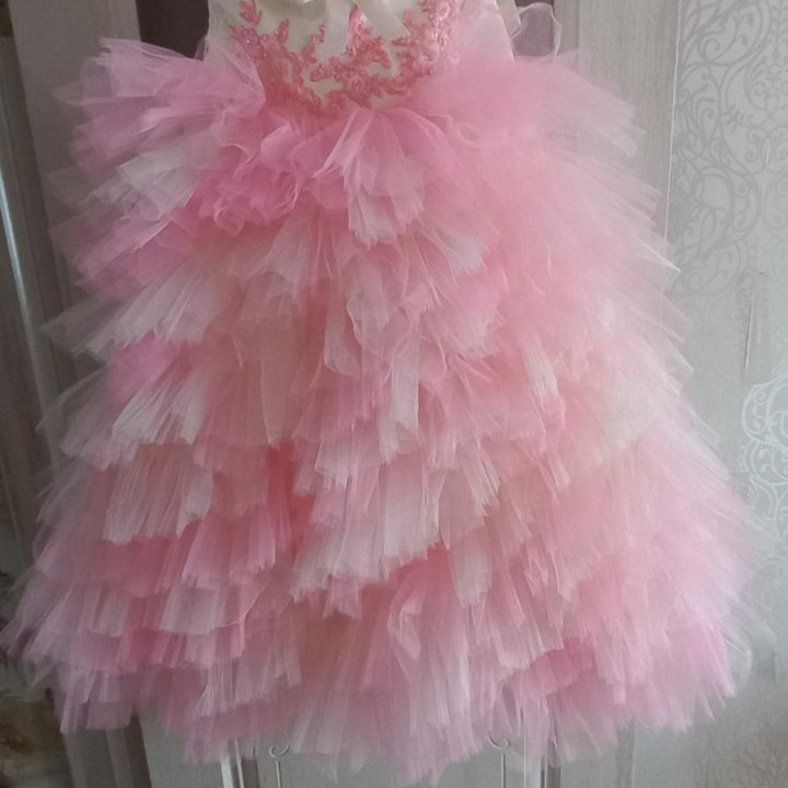 Нарядное платье