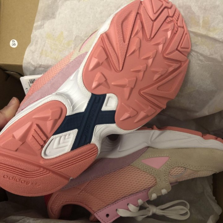 Кроссовки adidas оригинал