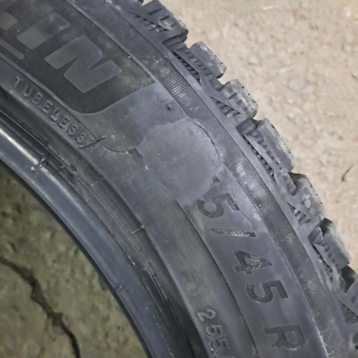 255/45R19 Michelin X-Ice North 4 (Лот №5809)