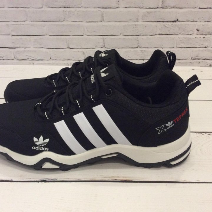 Кроссовки Adidas 42, 44, 46