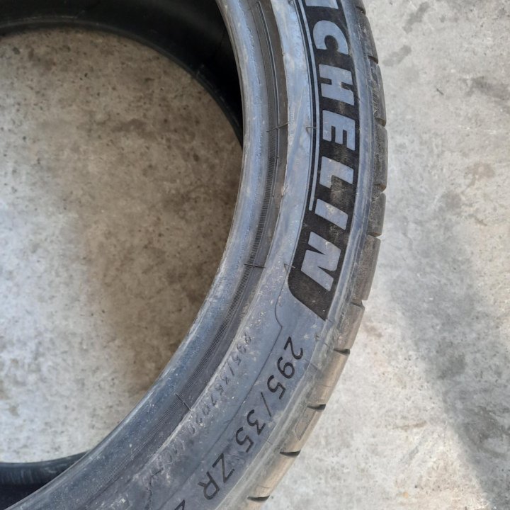 Michelin 295/35/20, 1шина