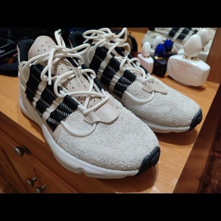 Кроссовки фирменные adidas