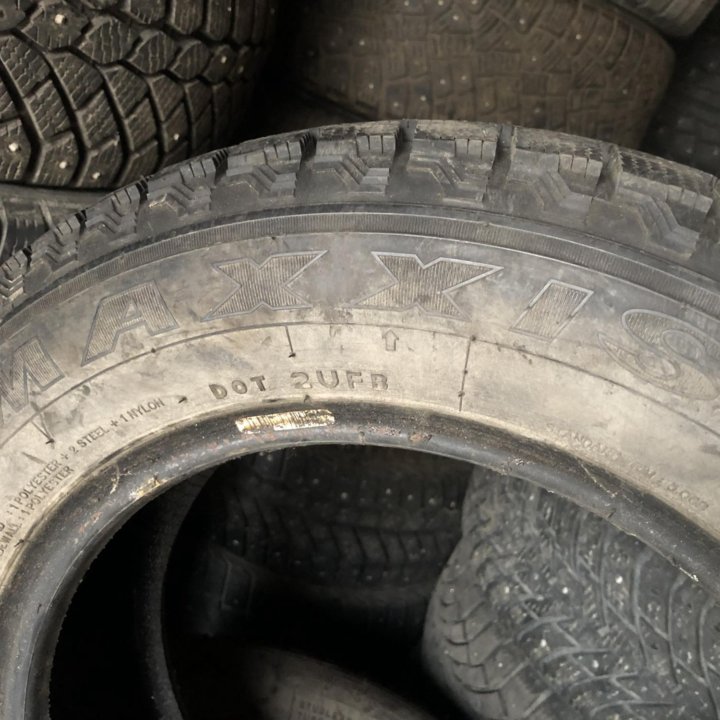 165/70 R13 шины зимние Максис 2шт как Новые