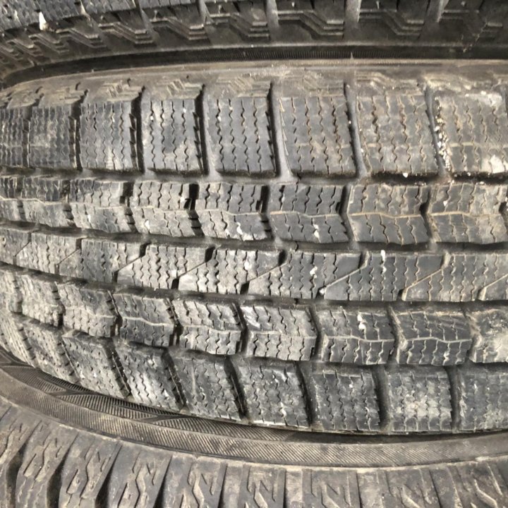 165/70 R13 шины зимние Максис 2шт как Новые