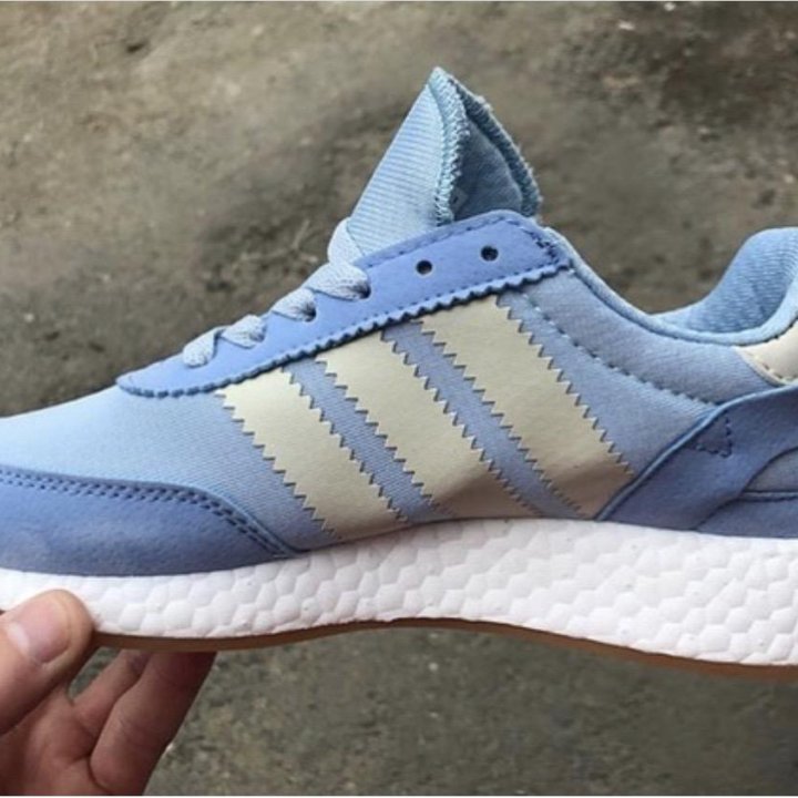 Кроссовки Adidas Iniki новые