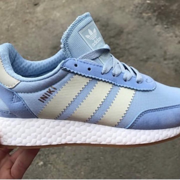 Кроссовки Adidas Iniki новые