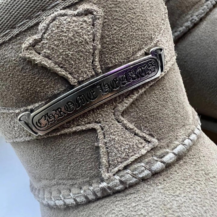 Угги Chrome Hearts????