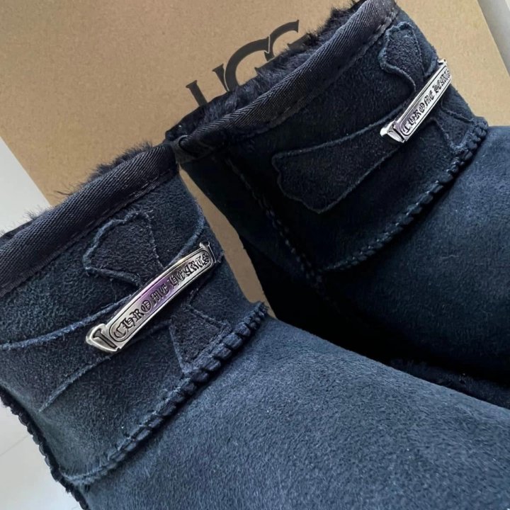 Угги Chrome Hearts????