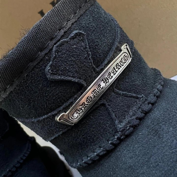 Угги Chrome Hearts????