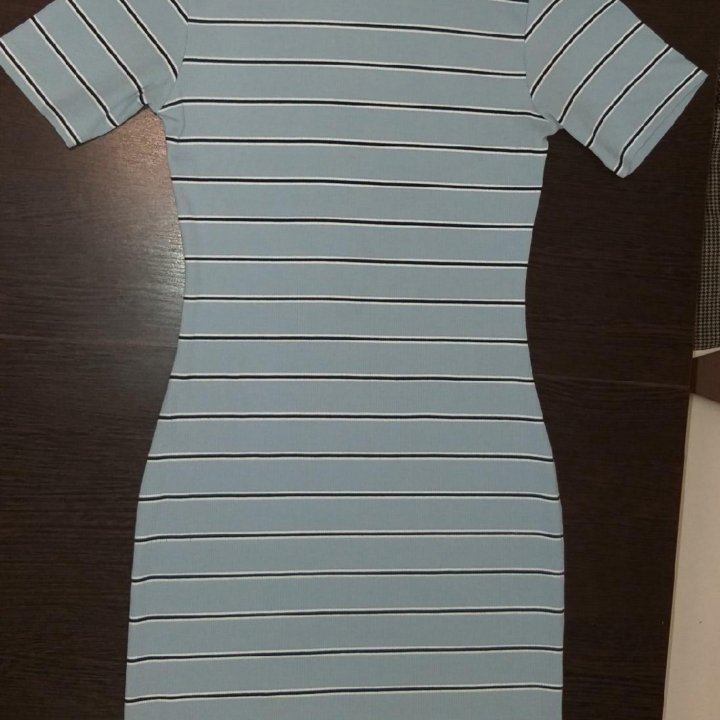 Голубое платье размер М