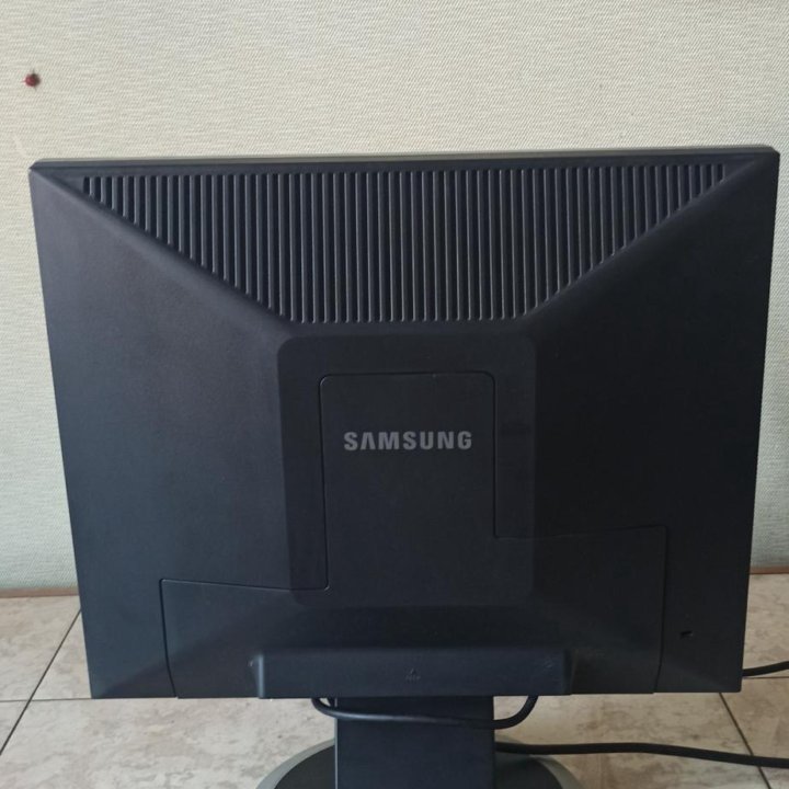 Монитор компьютерный Samsung 19 дюймов