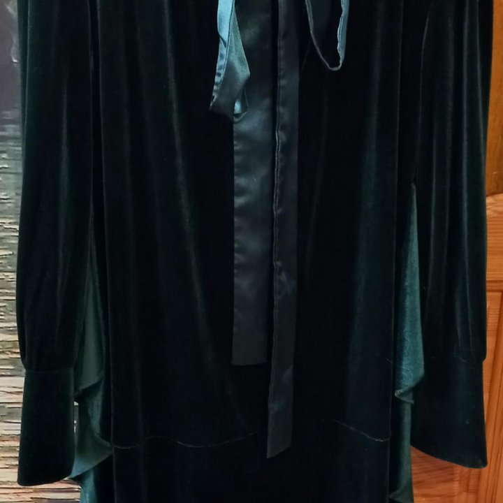 Платье бархатное