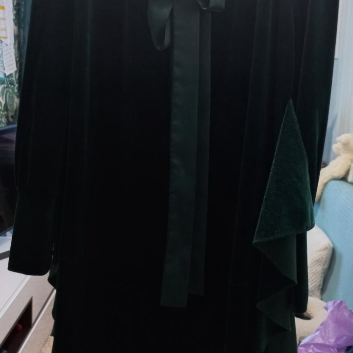 Платье бархатное