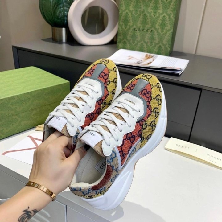 Кроссовки GUCCI