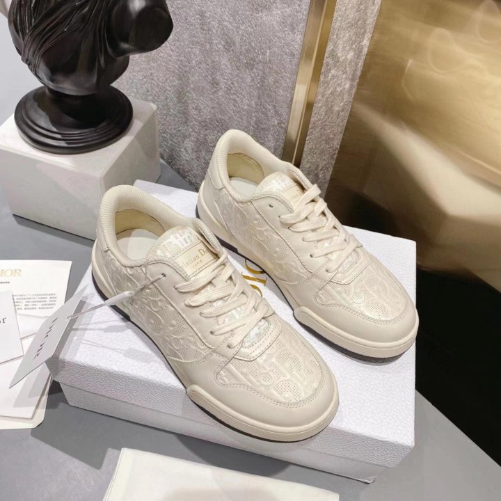 Кроссовки Dior????