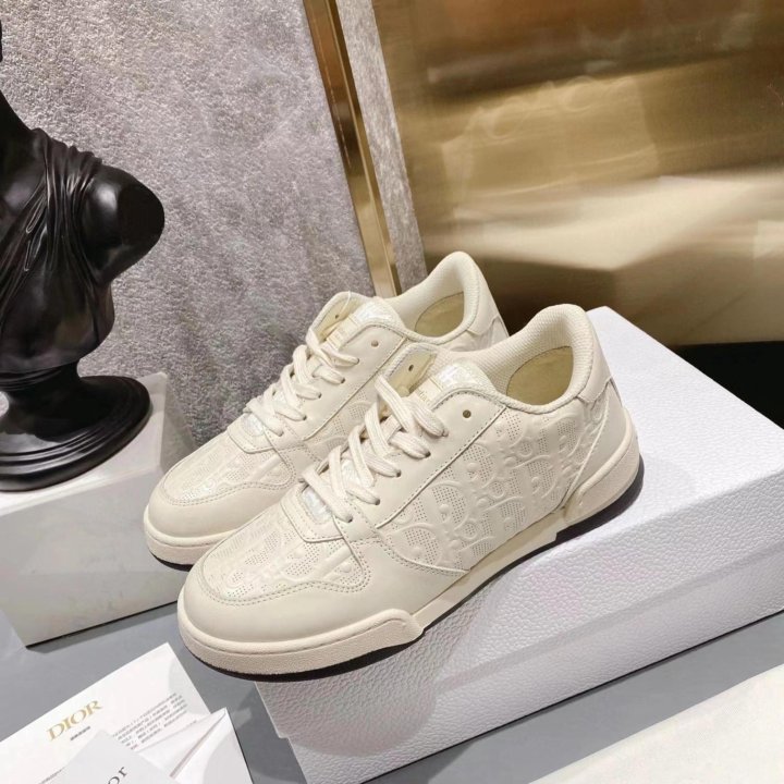 Кроссовки Dior????