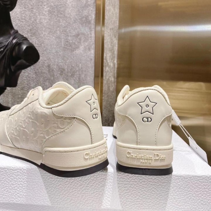 Кроссовки Dior????
