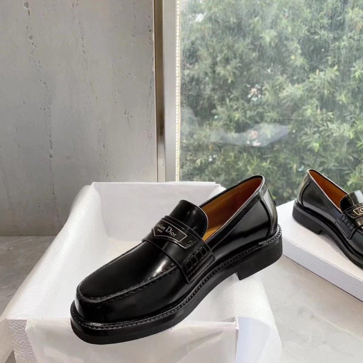 Лоферы Dior????