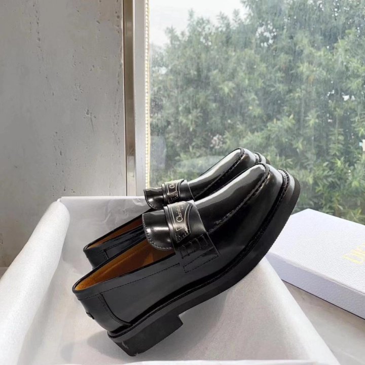 Лоферы Dior????