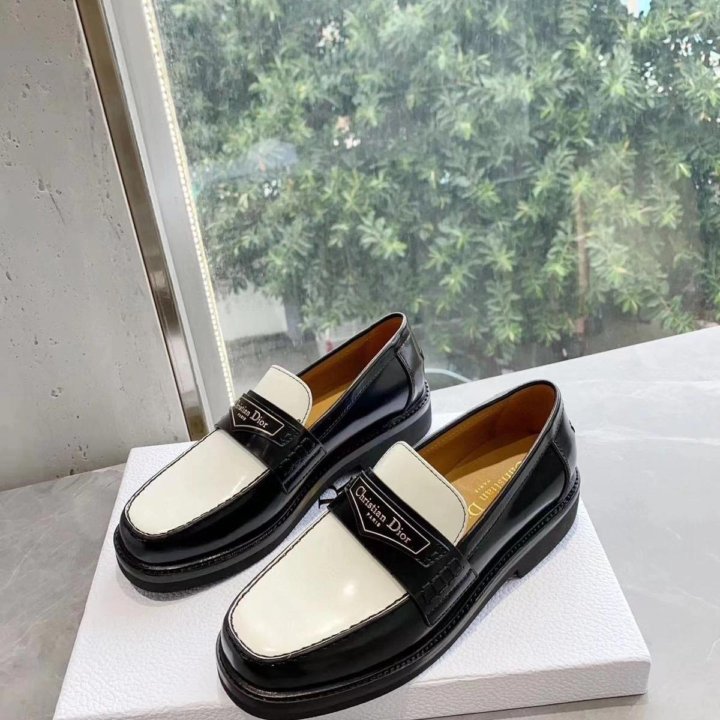 Лоферы Dior????